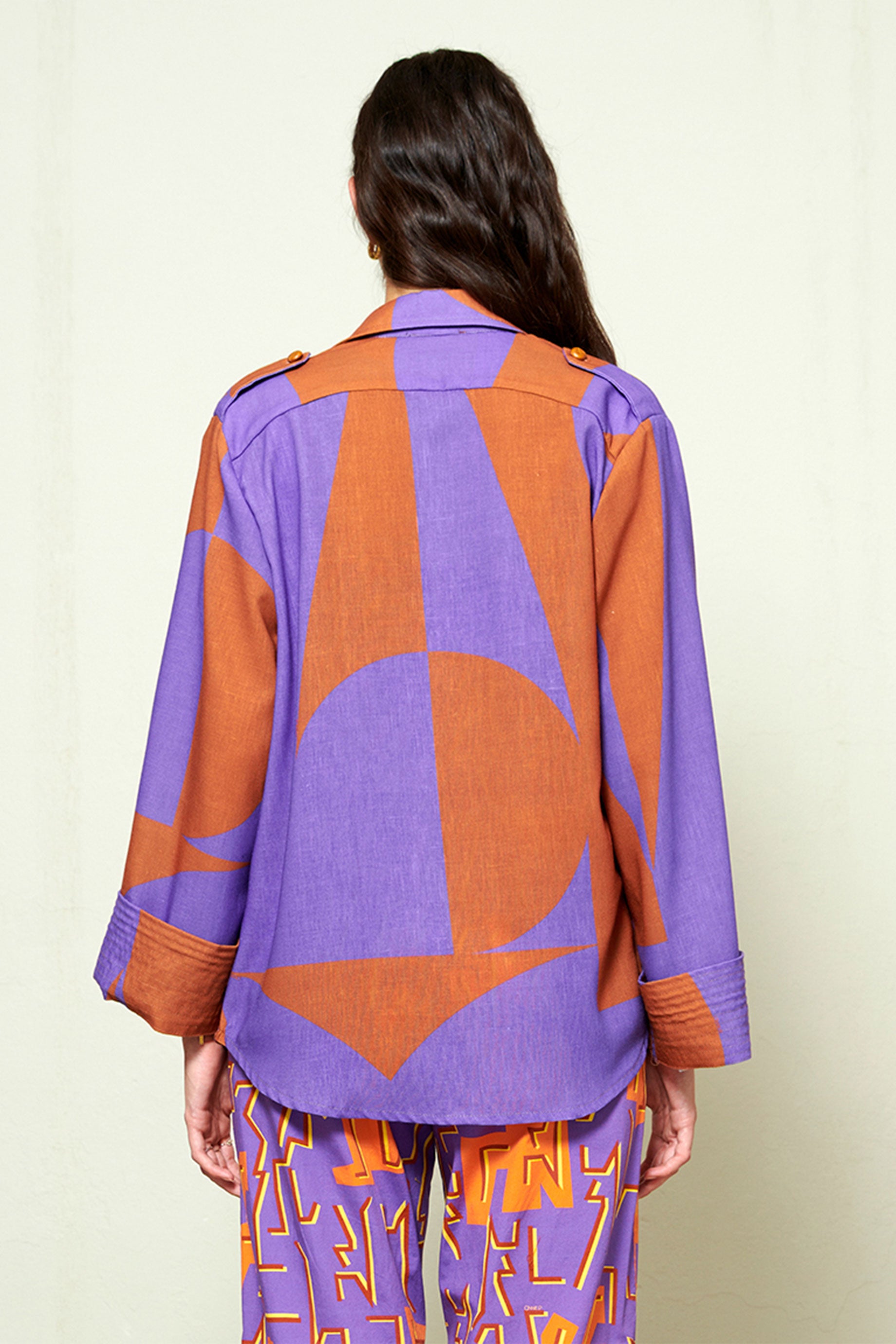 Giraffe Cover Up Traces Purple