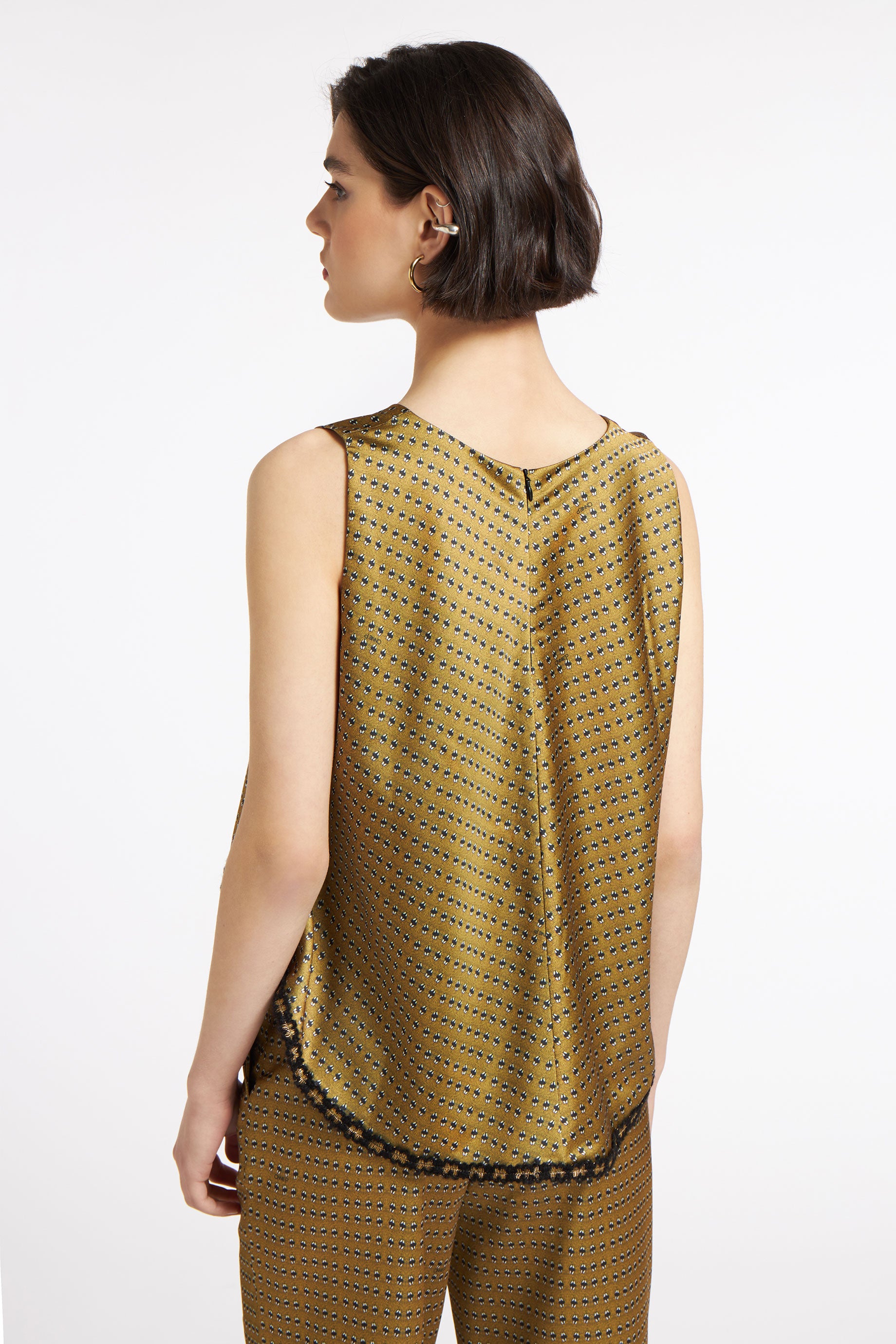 Kelly Top Stiches Gold