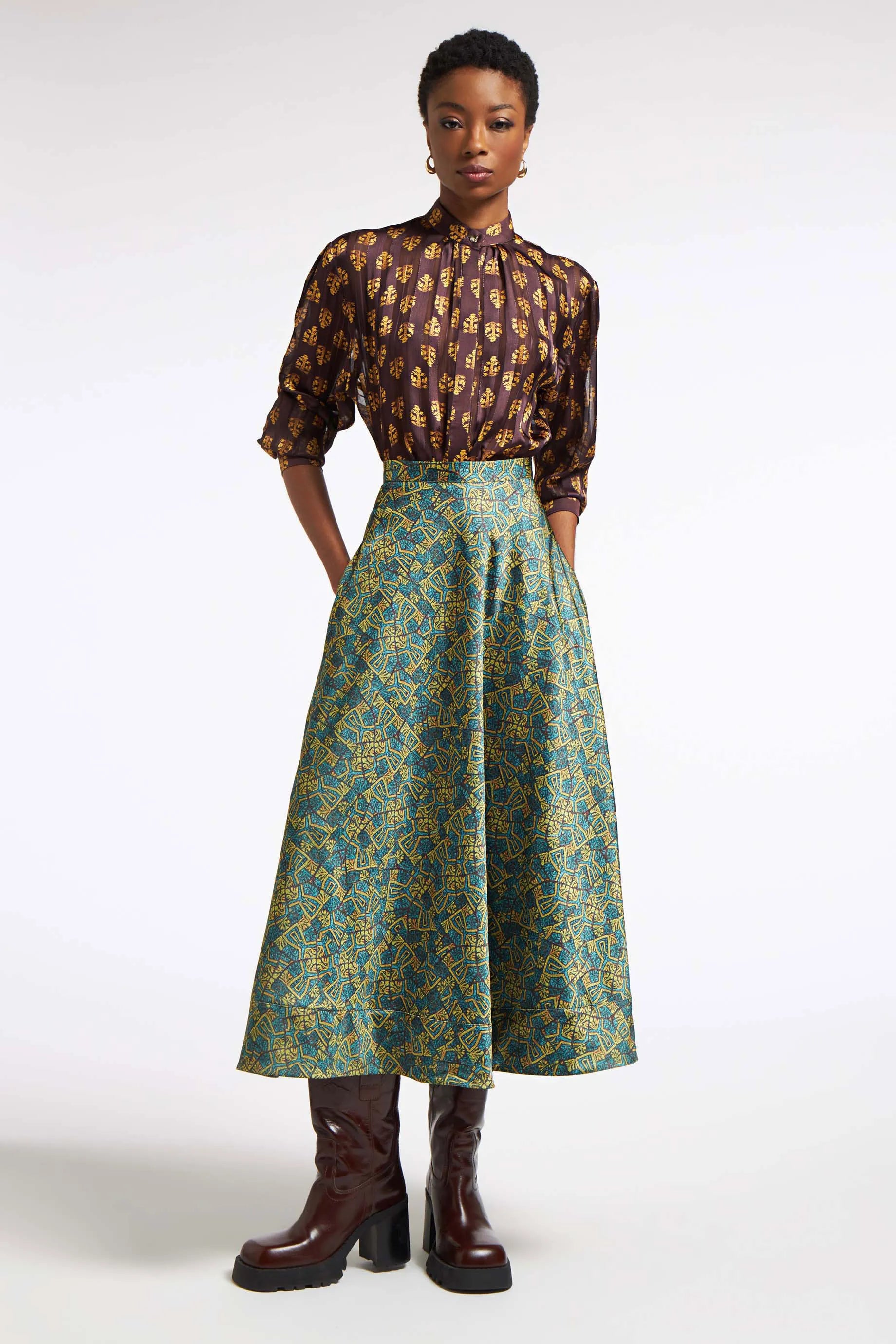 Shimmering Shirt Embroidery Espresso